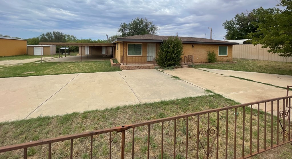 104&108 Salem Rd, Big Spring, Texas image 3