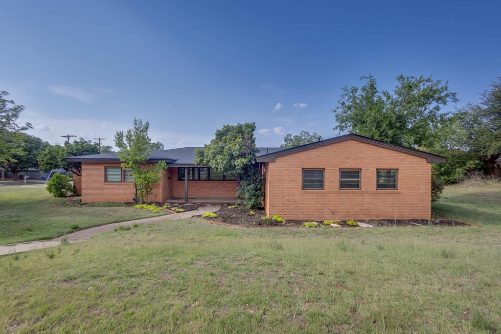 610 Hillside Dr, Big Spring, Texas image 1