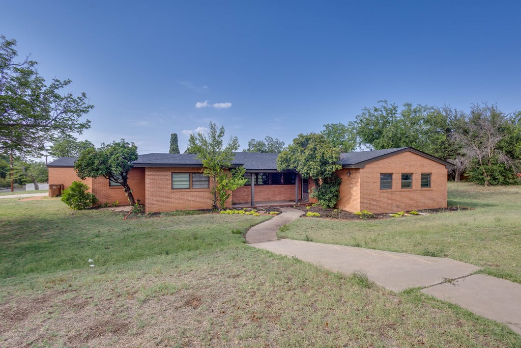 610 Hillside Dr, Big Spring, Texas image 2