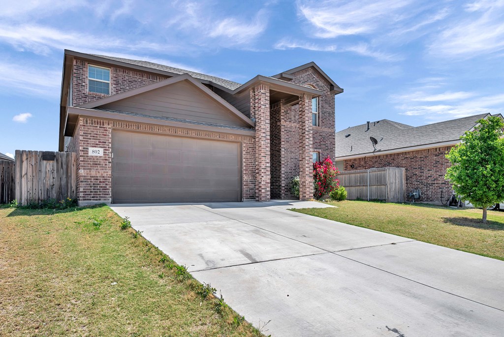 802 Valor Court, Midland, Texas image 2