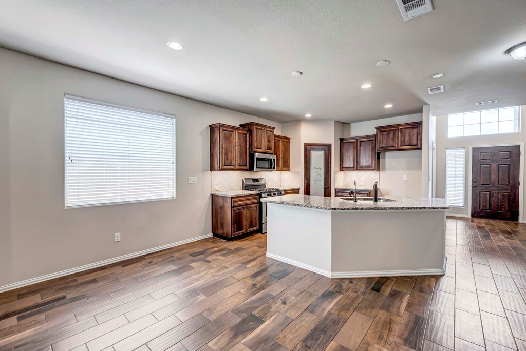 802 Valor Court, Midland, Texas image 14