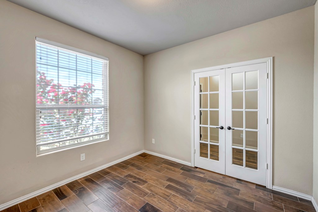 802 Valor Court, Midland, Texas image 5