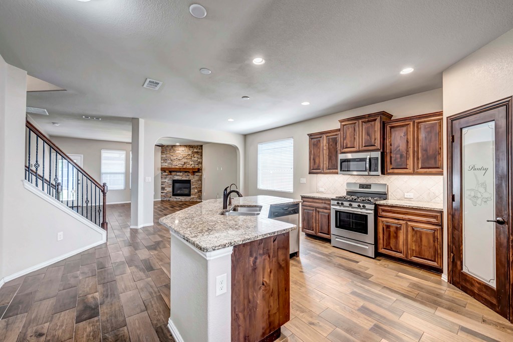 802 Valor Court, Midland, Texas image 11