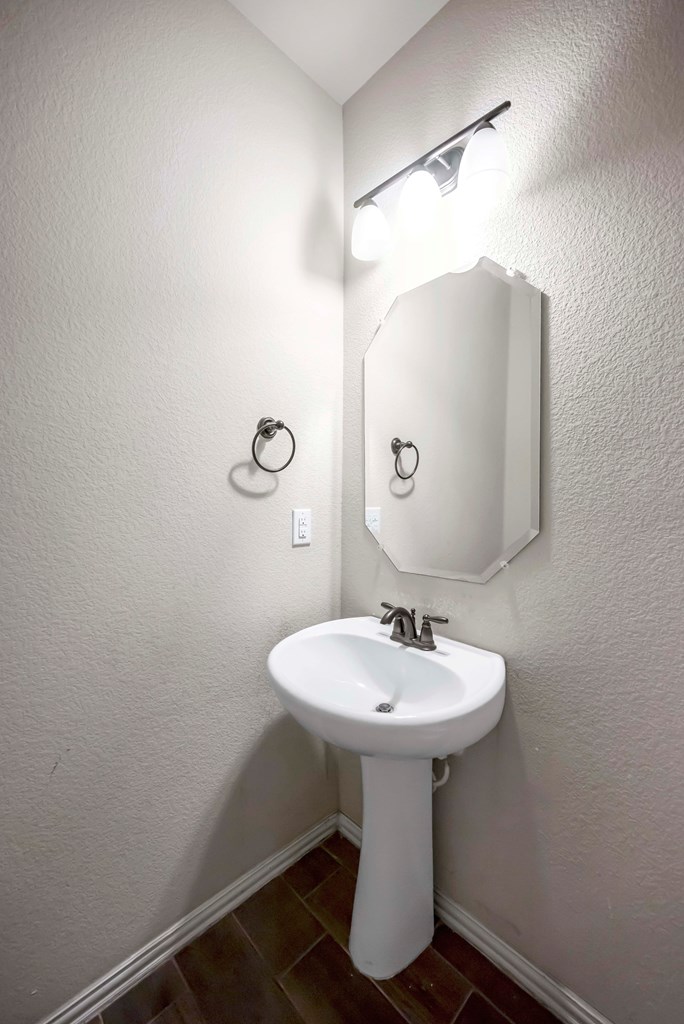 802 Valor Court, Midland, Texas image 21