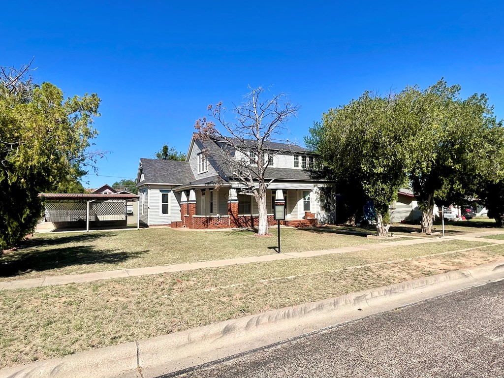 608 S Aylesford St, Big Spring, Texas image 2