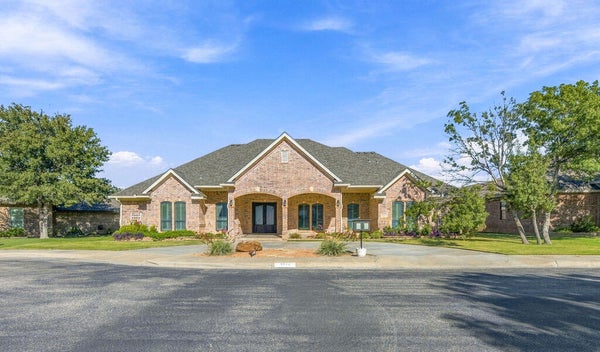1912 PAGEWOOD DR, MIDLAND, TX 79707 - Image a6614dd7e05110be3a74fc6a9c42e71e/696171782