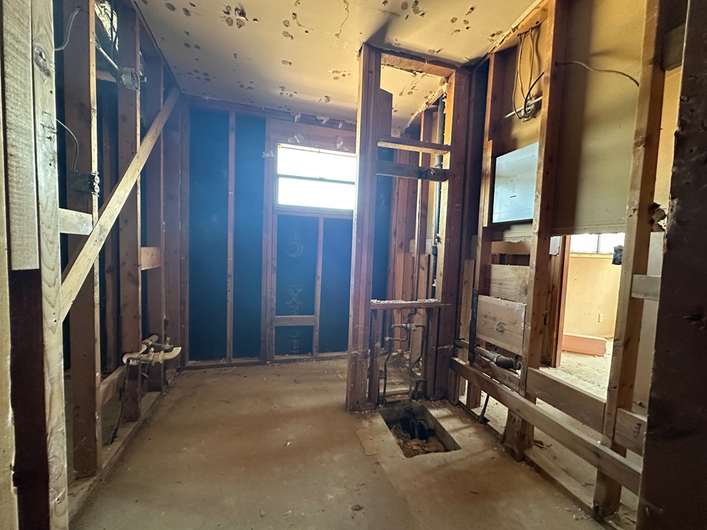 1811 W 9th St, Fort Stockton, Texas image 8