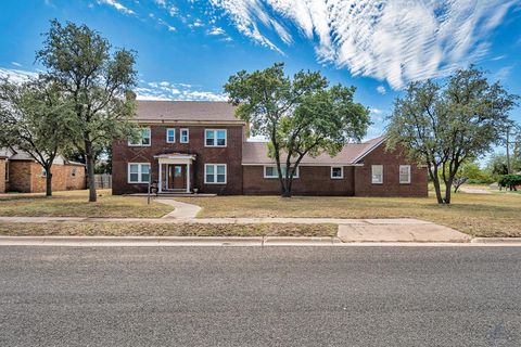 Homes For Sale - 100 Washington Blvd<br/> Big Spring, TX 79720