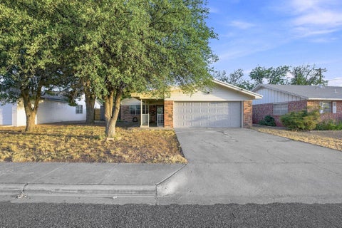 Homes For Sale - 1518 E 50th St<br/> Odessa, TX 79762