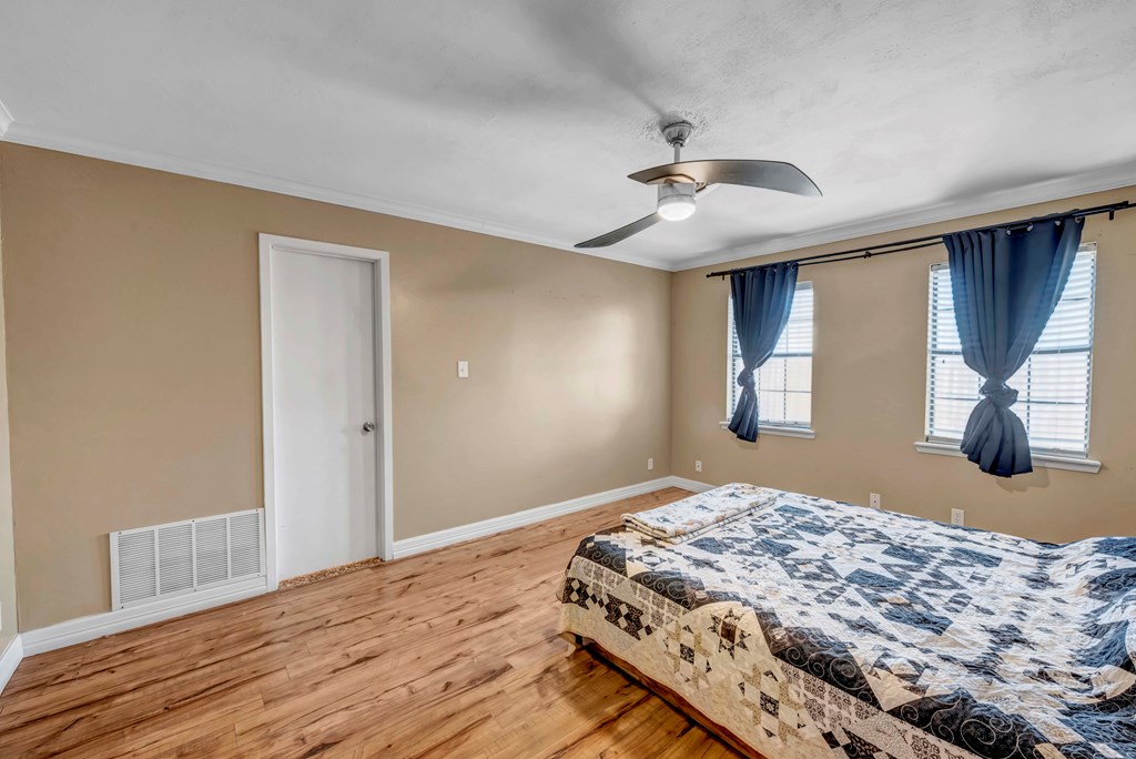 65 SE 1500, Andrews, Texas image 6