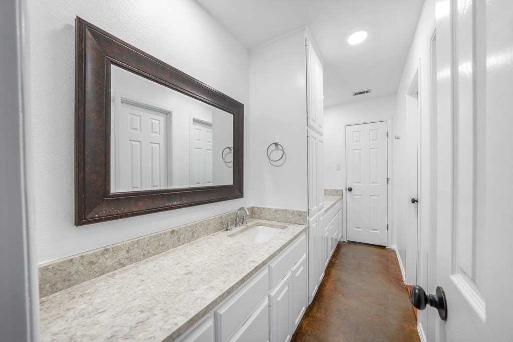 2500 S County Rd 1110, Midland, Texas image 12