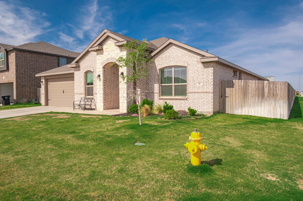 9 Senita Ct, Odessa, Texas image 2