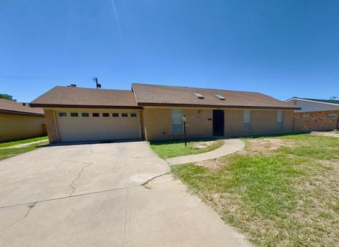 Homes For Sale - 1728 W Jackson St<br/> Pecos, TX 79772