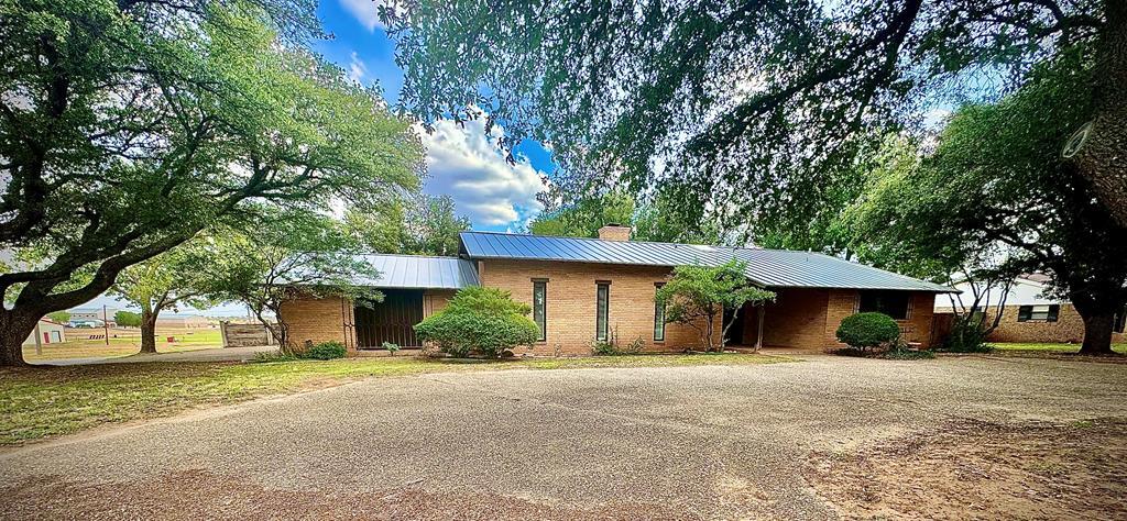 1021 E 17th St, Colorado City, Texas image 1