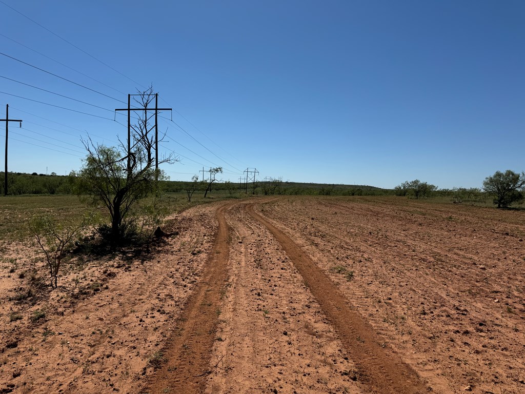 0002 Memorial Way, Snyder, Texas image 10