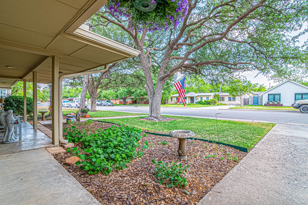 1202 Bedford Dr, Midland, Texas image 3