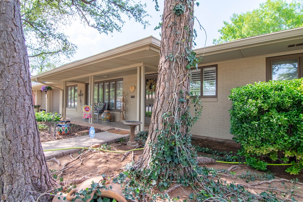 1202 Bedford Dr, Midland, Texas image 4