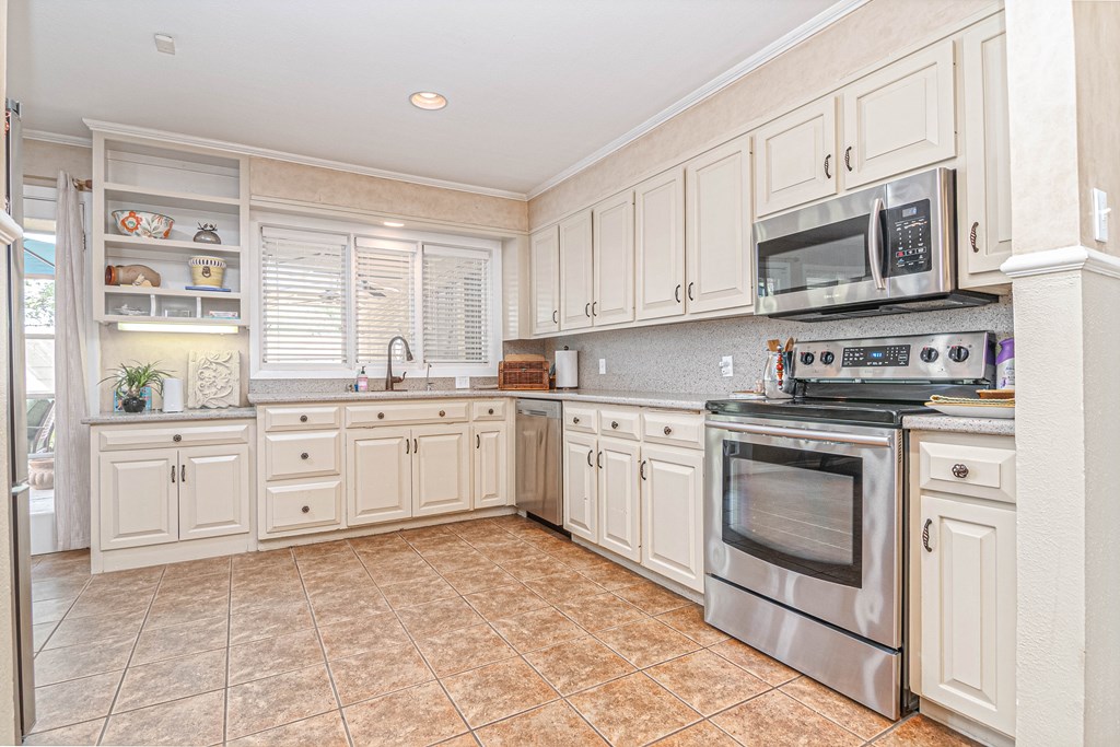 1202 Bedford Dr, Midland, Texas image 14