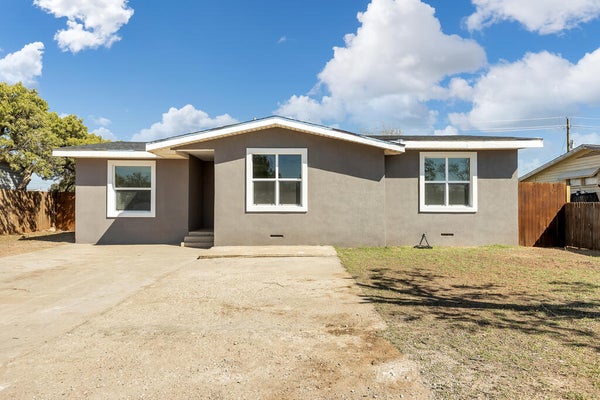 205 HOLLY DR, MIDLAND, TX 79703 - Image b033d68dbcd5463e13bc2394ba3f4549/279081557