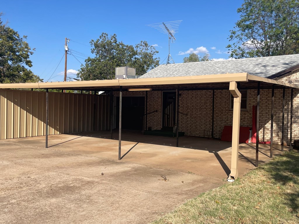 902 16th St, Colorado City, Texas image 14