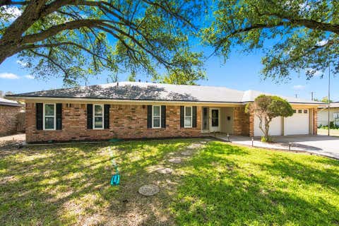 Homes For Sale - 2213 Hughes St<br/> Midland, TX 79705
