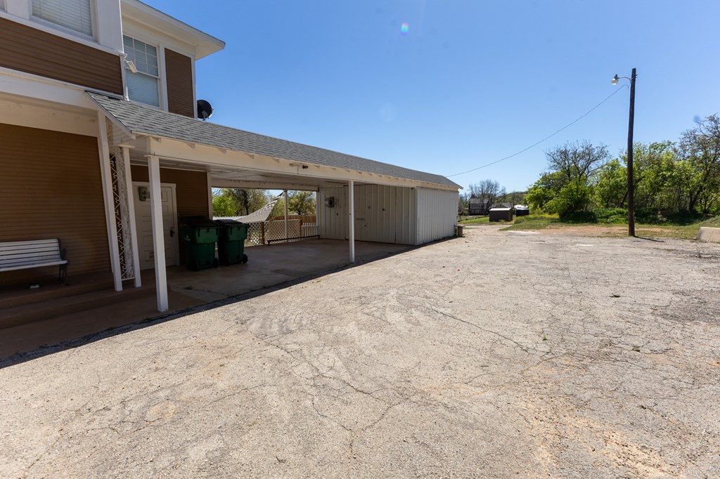 1115 Austin St, Coleman, Texas image 38