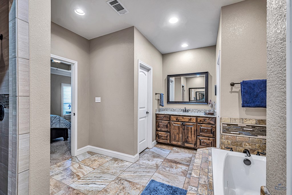 1210 S County Rd 1117, Midland, Texas image 28