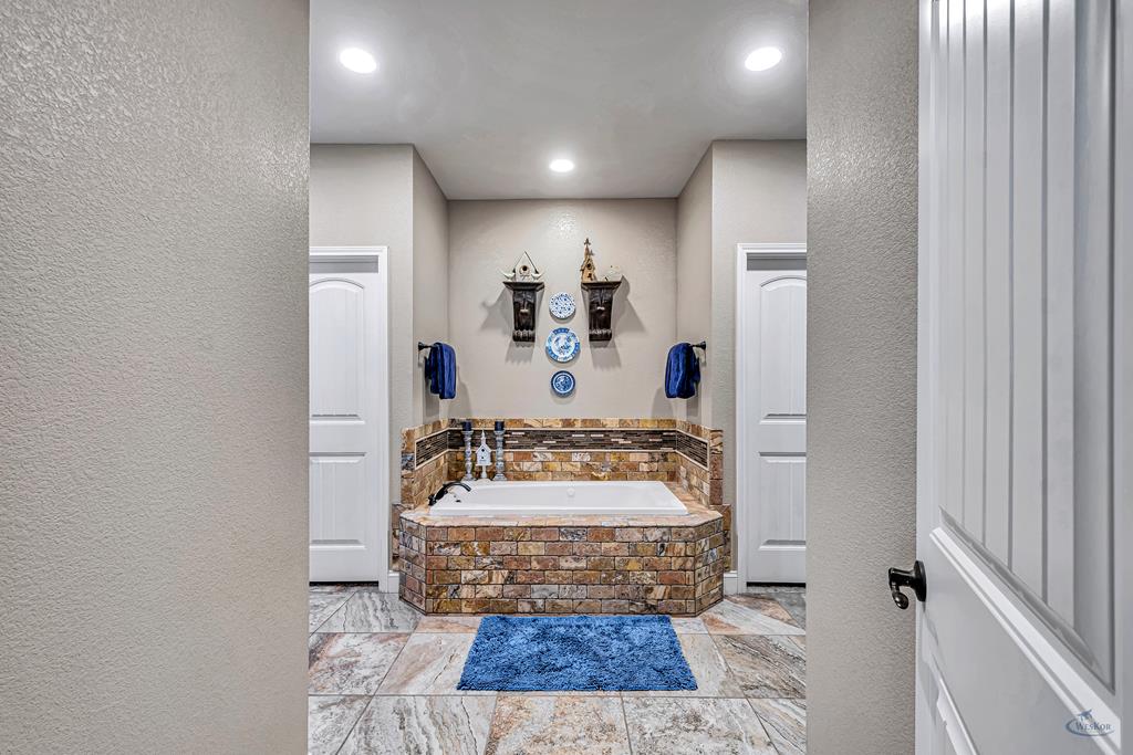 1210 S County Rd 1117, Midland, Texas image 33