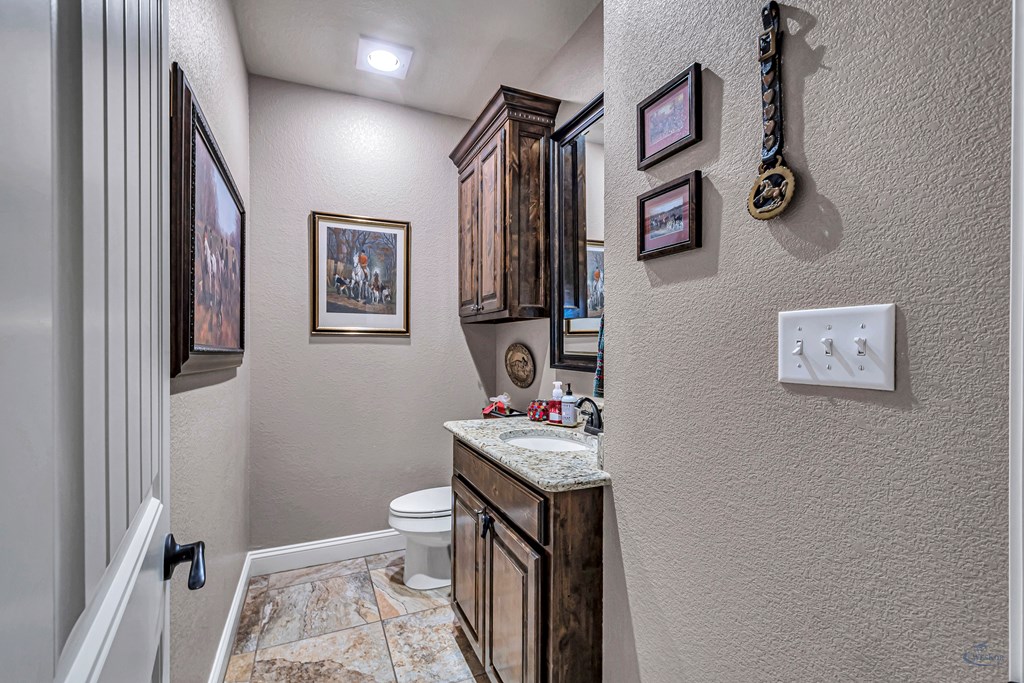 1210 S County Rd 1117, Midland, Texas image 46