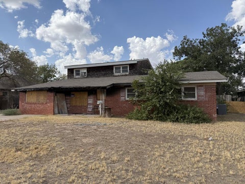 Homes For Sale - 806 Sinclair Ave<br/> Midland, TX 79705