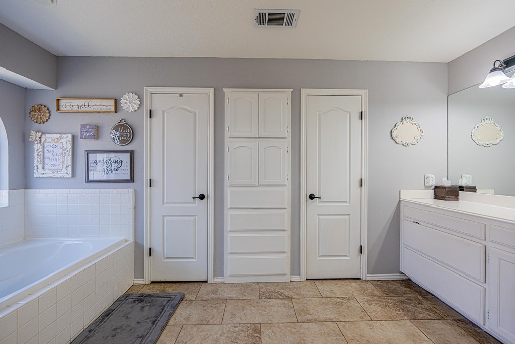 4406 Cherrywood Dr, Midland, Texas image 20