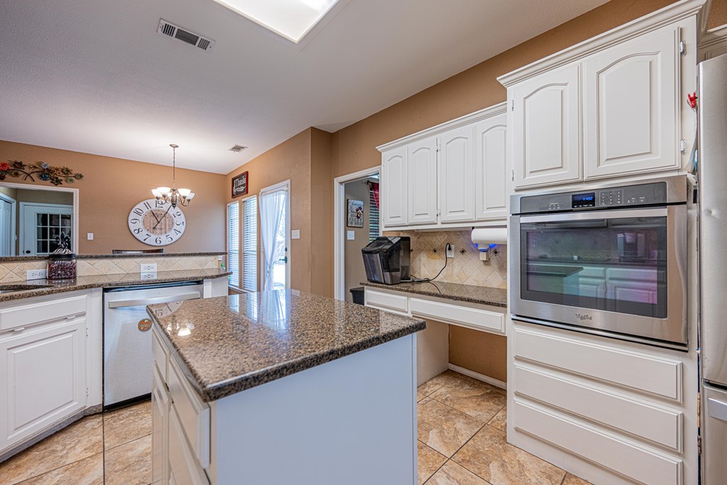 4406 Cherrywood Dr, Midland, Texas image 11