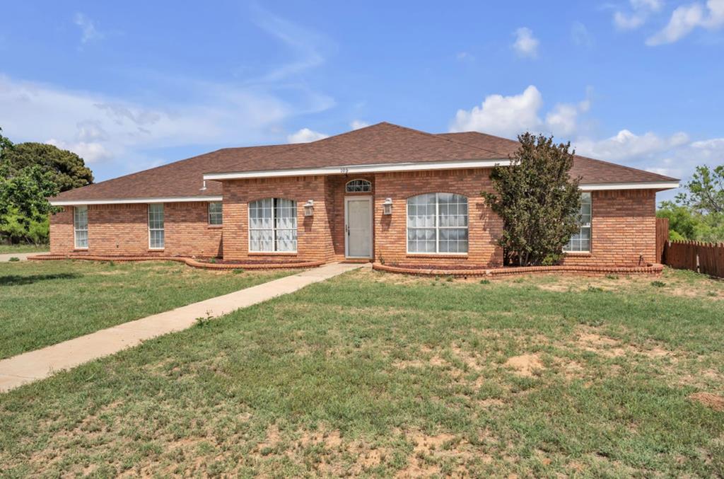 105 Maple Ave, Coahoma, Texas image 1