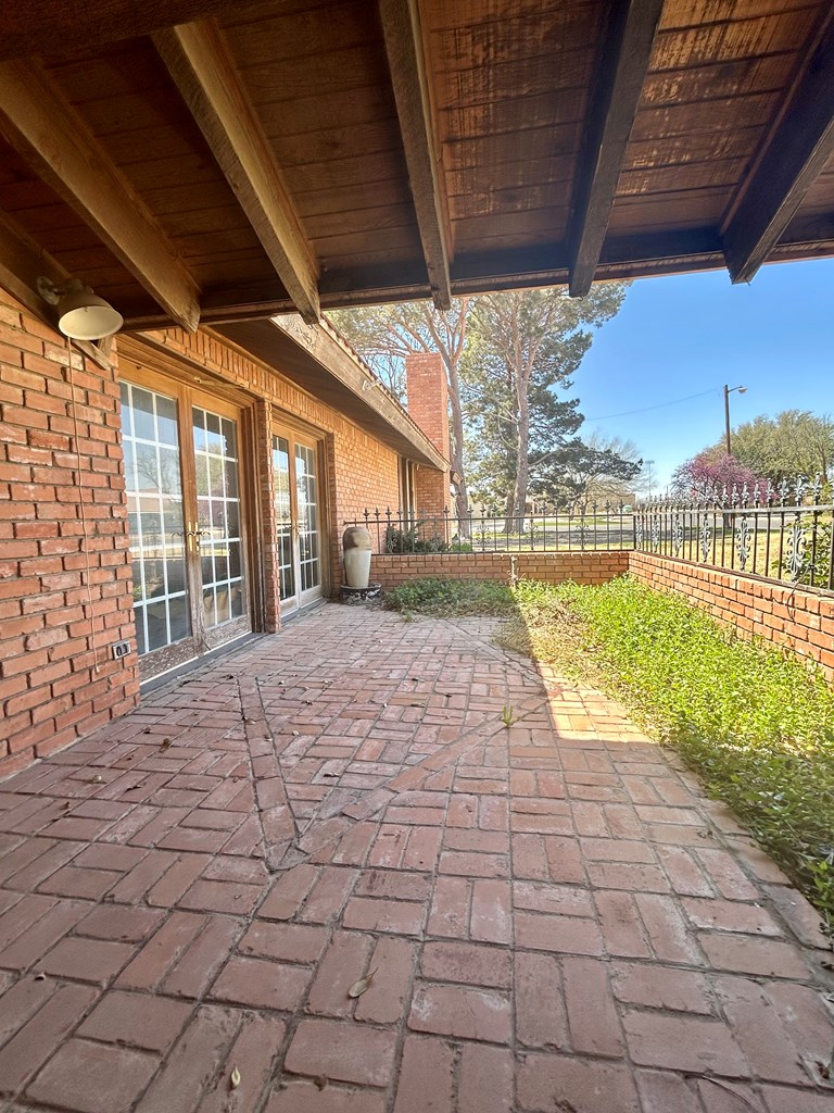 2011 W 6th St, Fort Stockton, Texas image 6