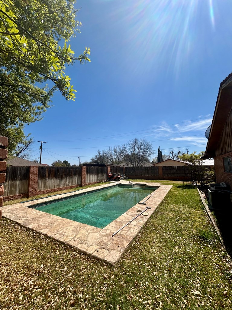 2011 W 6th St, Fort Stockton, Texas image 12