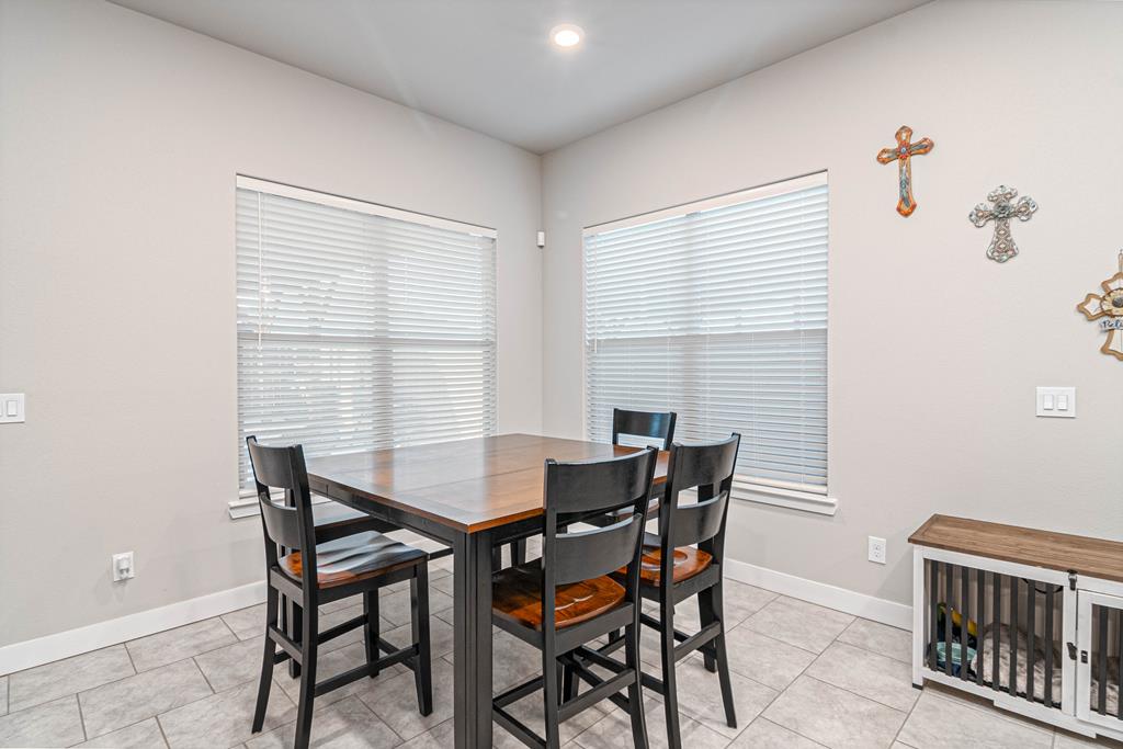 2403 Rio Place, Midland, Texas image 9