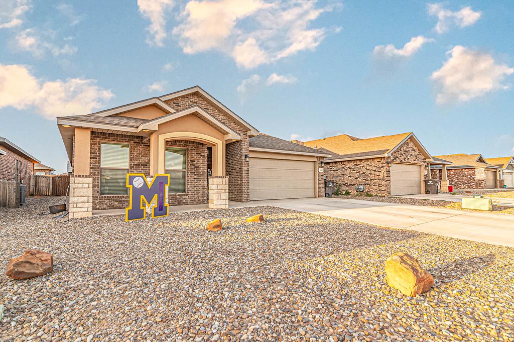 2403 Rio Place, Midland, Texas image 2