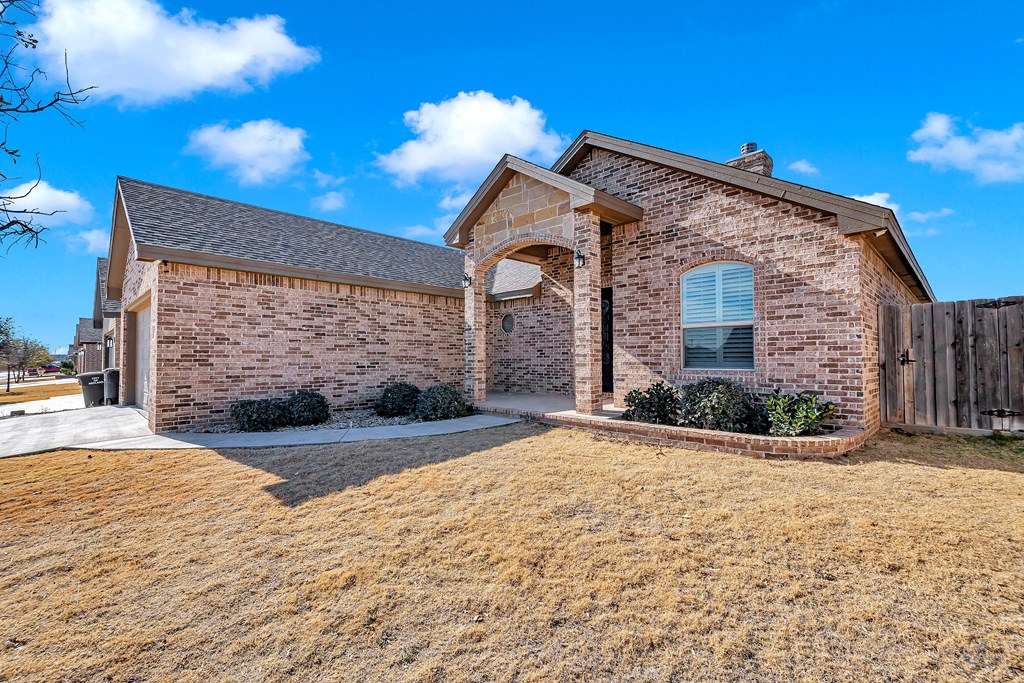 5303 Torrey Vista Dr, Midland, Texas image 3