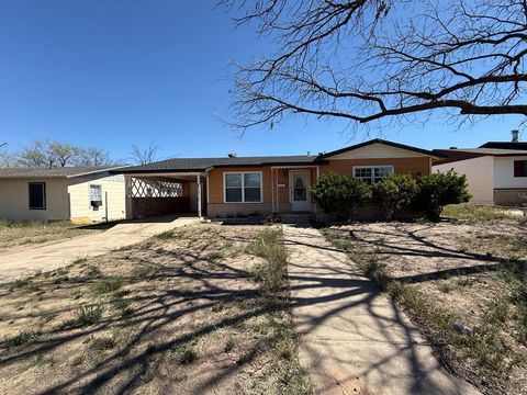 Homes For Sale - 209 Circle Dr<br/> Big Spring, TX 79720
