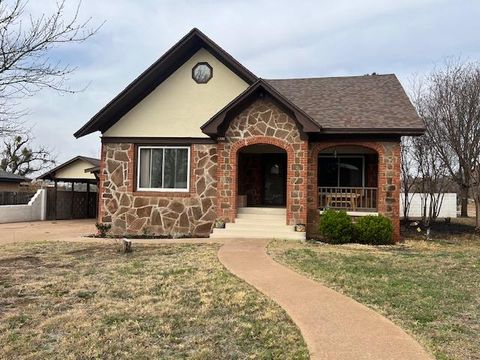 Homes For Sale - 3301 Ave U<br/> Scurry County, Snyder, TX 79549