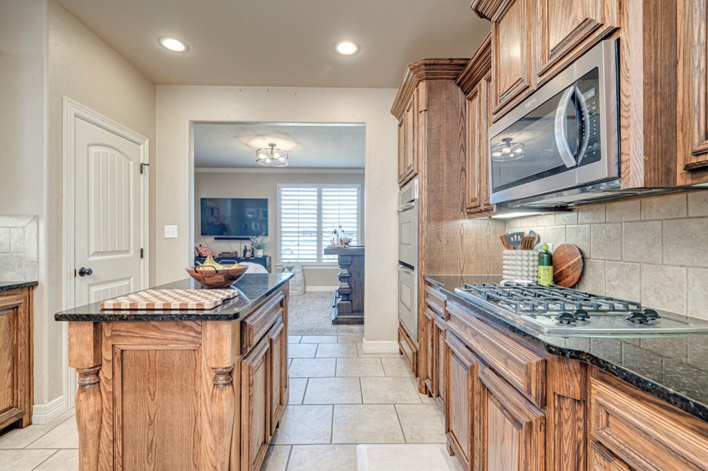 5710 Carmel Court, Midland, Texas image 10