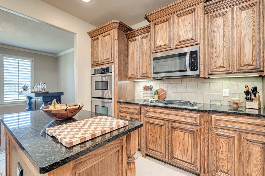 5710 Carmel Court, Midland, Texas image 9