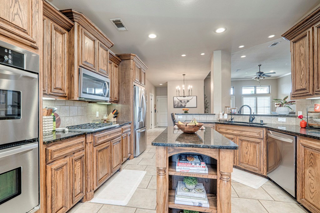 5710 Carmel Court, Midland, Texas image 7