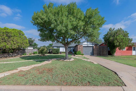 Homes For Sale - 902 Howard Dr<br/> Midland, TX 79703