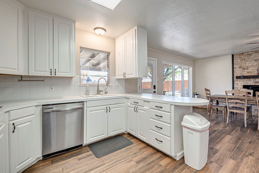 2006 Ward St, Midland, Texas image 17