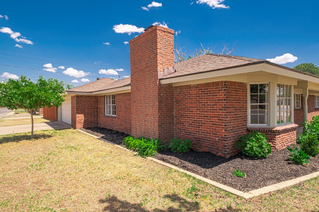 2006 Ward St, Midland, Texas image 3