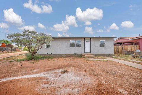Homes For Rent - 3712 Amelia Dr<br/> Midland, TX 79703