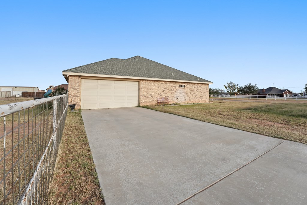 1001 E County Rd 129, Midland, Texas image 25