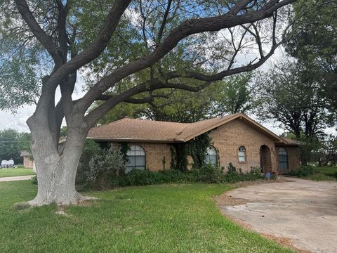Homes For Sale - 937 E 18th St<br/> Colorado City, TX 79512