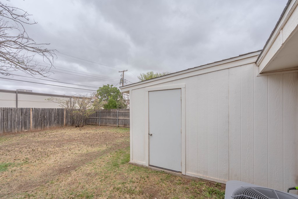 3218 Camarie Ave, Midland, Texas image 21